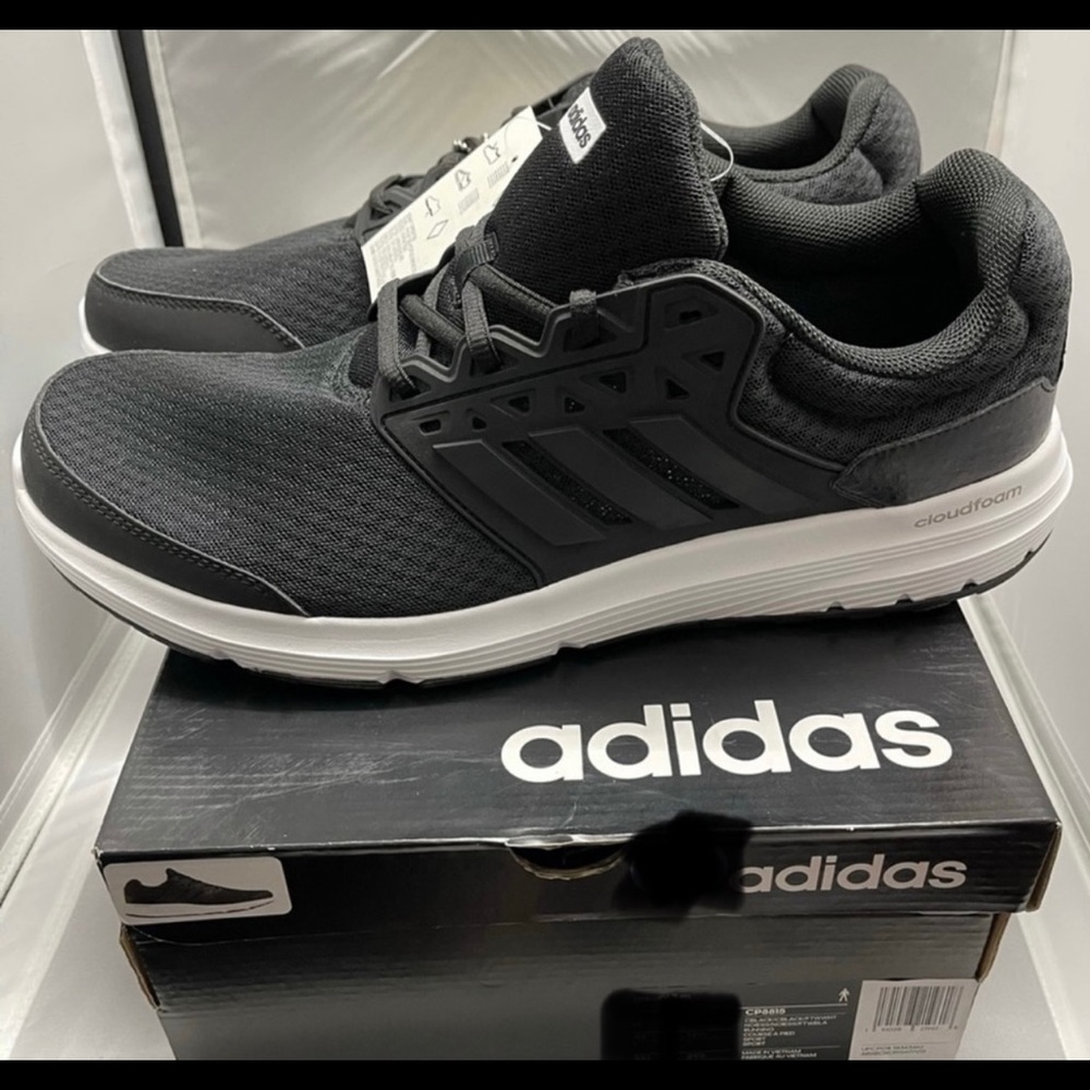 BNIB Adidas Cloud foam technology Galaxy 3 Sneaker Black size 12